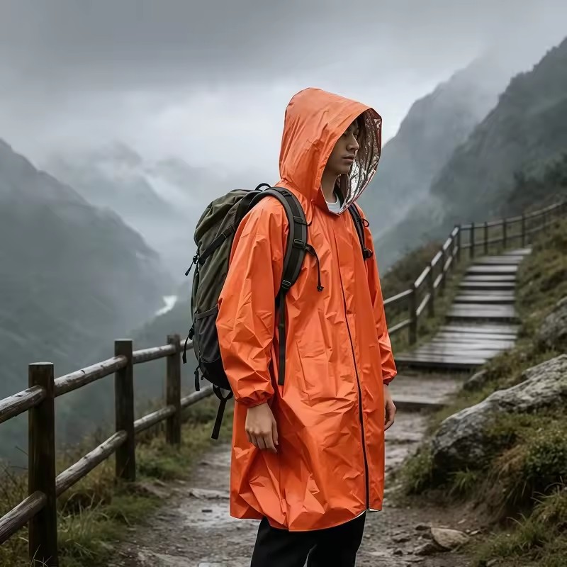 Poncho impermeable térmico de  - Survival Blanket Reflective reseña y precio
